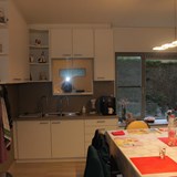 volledige renovatie keukenruimte door timmerman en schrijnwerkerij Mermuys uit Jabbeke: afbeelding 22 van 28